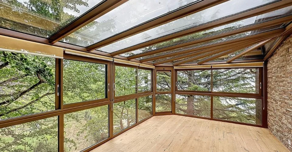 Situation unique - Magnifique villa rénovée avec jardin et vue lac