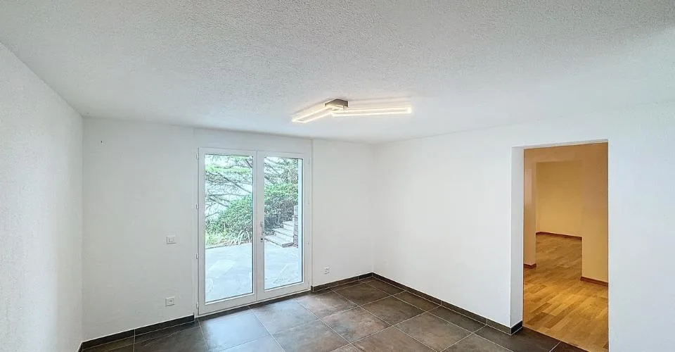Situation unique - Magnifique villa rénovée avec jardin et vue lac