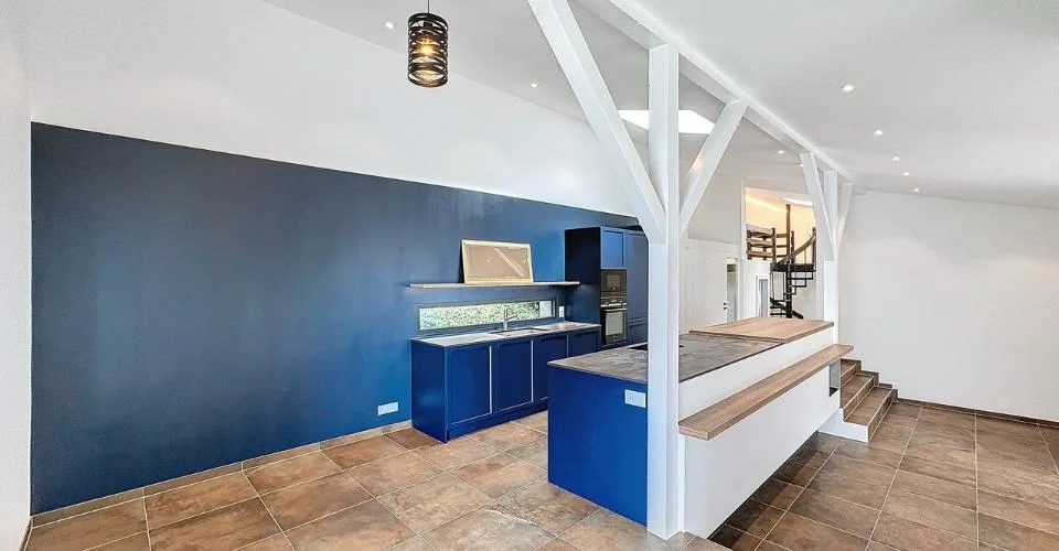 Situation unique - Magnifique villa rénovée avec jardin et vue lac