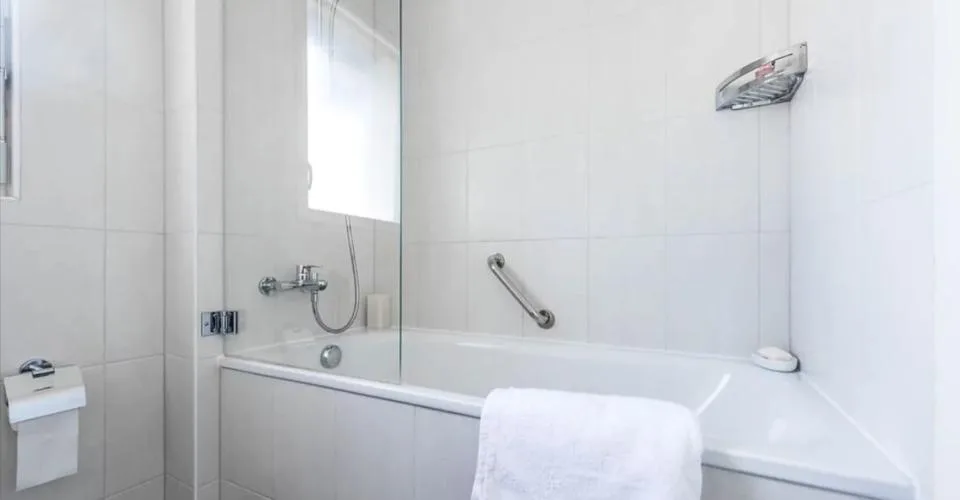 Superbe appartement meublé au bord de l'eau, au centre de Montreux – Foto 6 von 13