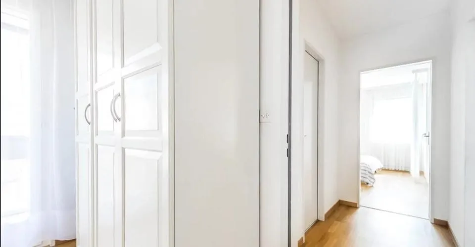 Superbe appartement meublé au bord de l'eau, au centre de Montreux – Foto 3 von 13