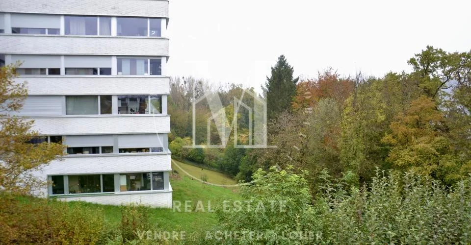 Appartement 3.5 Pièces : Votre Oasis de Confort au Cœur de Nyon