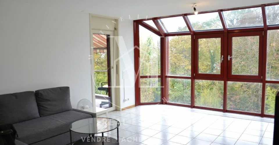 Appartement 3.5 Pièces : Votre Oasis de Confort au Cœur de Nyon