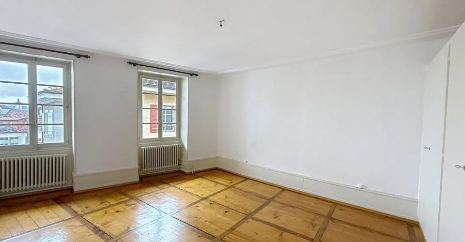 Logement atypique de 5.5 pièces au 2ème étage (bail à durée déterminée)