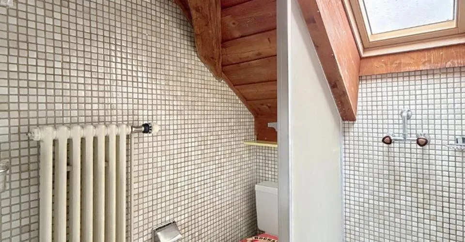 Logement atypique de 5.5 pièces au 2ème étage (bail à durée déterminée)
