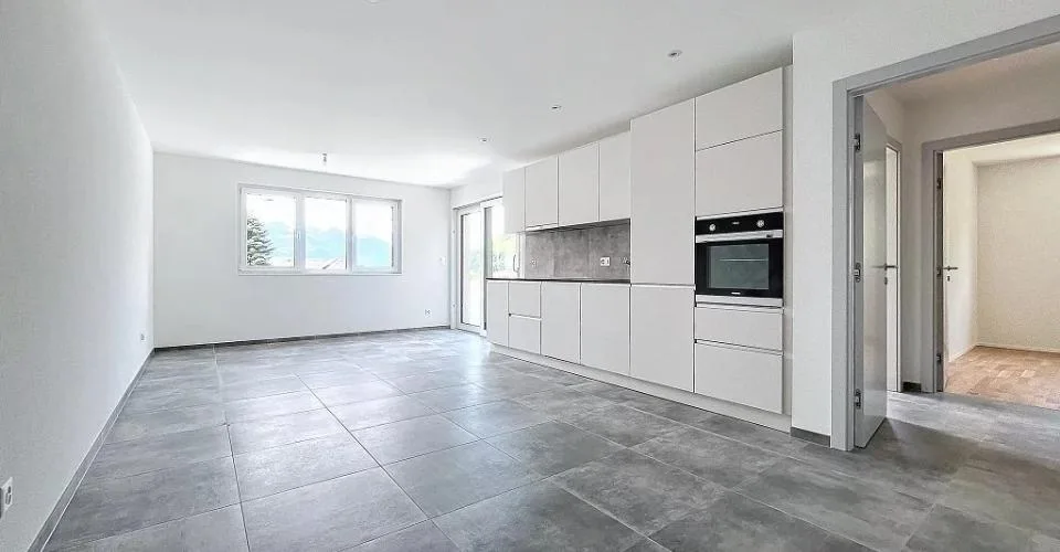 A louer bel appartement de 3.5 pièces d'environ 71m2 situé au 2ème éta