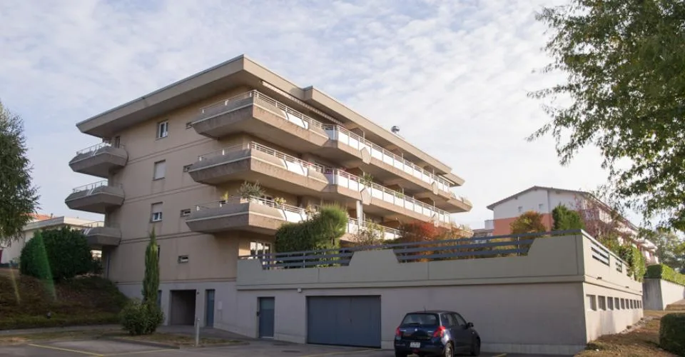 Appartement de 4.5 pièces rénové à Mont-sur-Rolle
