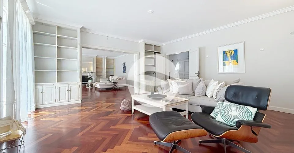 Superbe villa de 10,5 pièces + studio indépendant