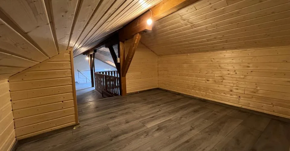 Grand appartement aux combles
