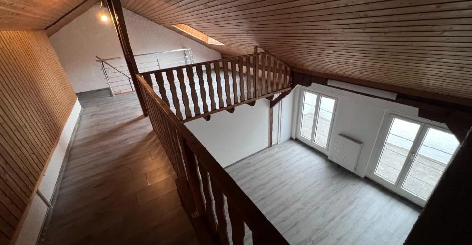 Grand appartement aux combles