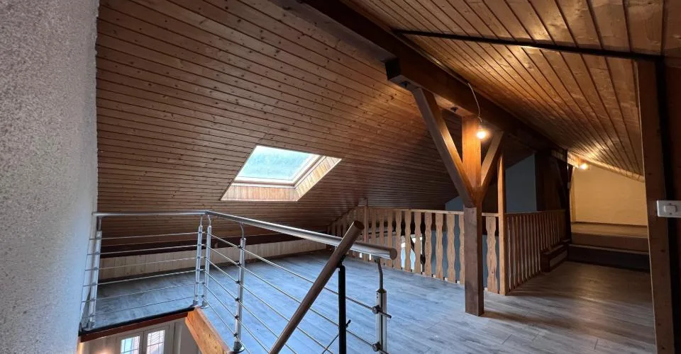 Grand appartement aux combles