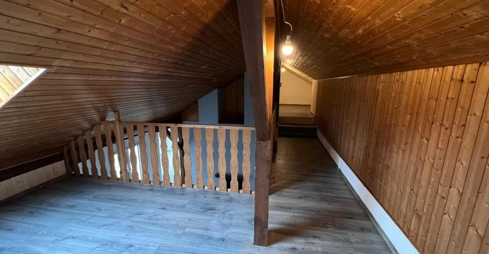 Grand appartement aux combles