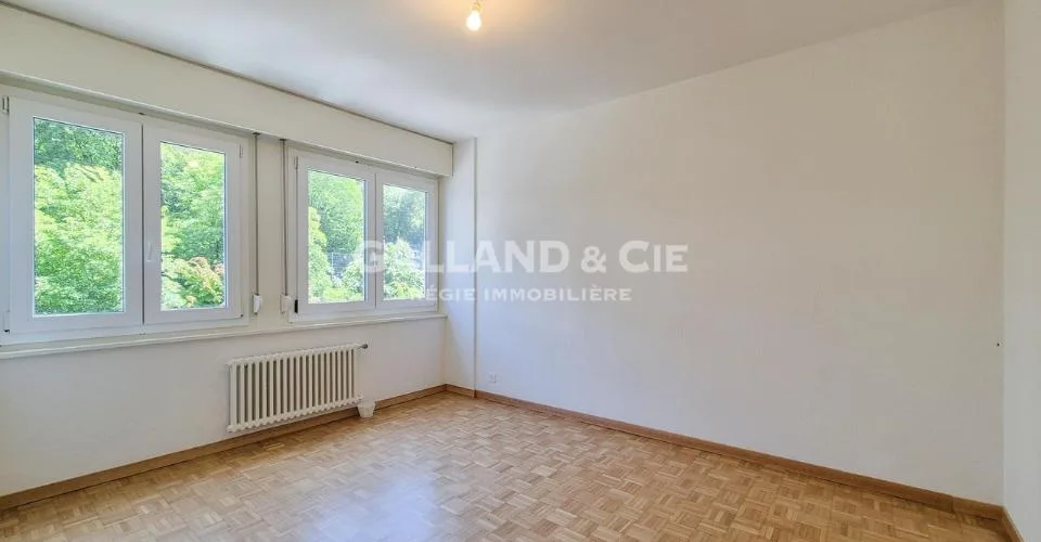 Appartement de 2 pièces au 4ème étage partiellement rénové