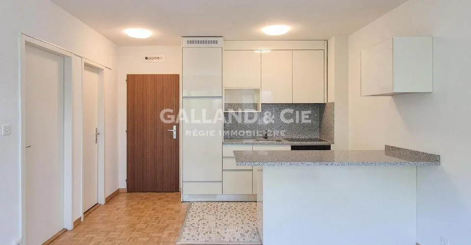 Appartement de 2 pièces au 4ème étage partiellement rénové