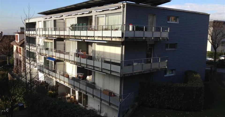 Appartement 3 pièces au rez supérieur idéalement situé !