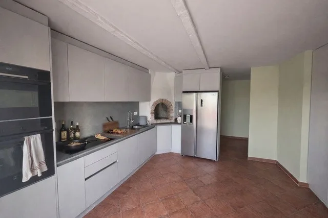 Attique exclusif avec vaste terrasse, à deux pas de la gare et du centre-ville.
