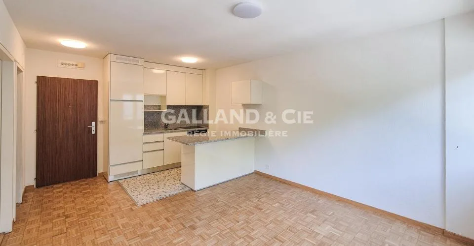 Appartement de 2 pièces au 2ème étage partiellement rénové