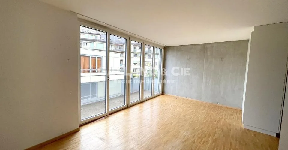 Studio au 4ème étage très spacieux