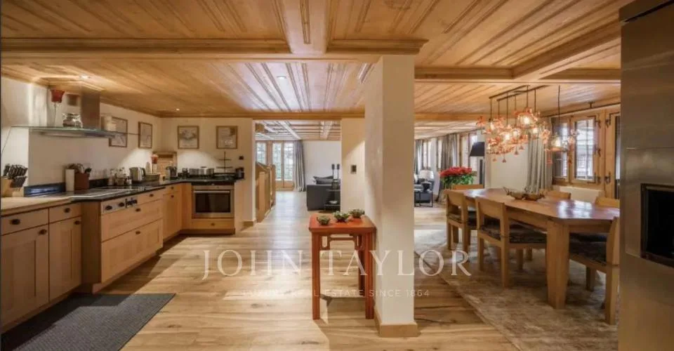 Magnifique chalet historique au coeur du village
