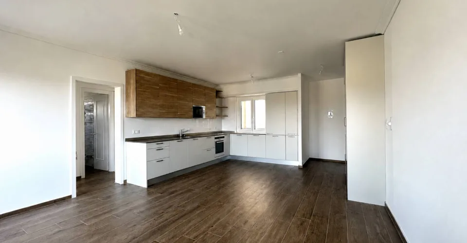 Bel et spacieux appartement de 3,0 pièces au 9ème étage avec vue sur le lac