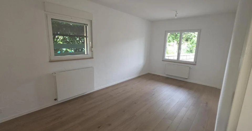 Bel appartement spacieux. Découvrez ce bel appartement spacieux et généreusement agencé, idéalement situé au coeur du village de Poliez-Pittet, dans un environnement calme et convivial. Vous profiterez d'un cadre de vie agréable tout en restant à seuleme