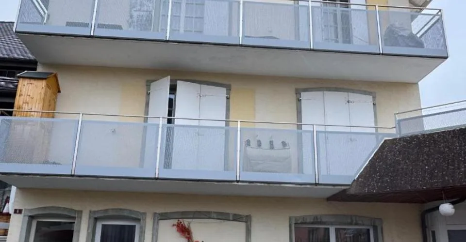 Bel appartement spacieux. Découvrez ce bel appartement spacieux et généreusement agencé, idéalement situé au coeur du village de Poliez-Pittet, dans un environnement calme et convivial. Vous profiterez d'un cadre de vie agréable tout en restant à seuleme