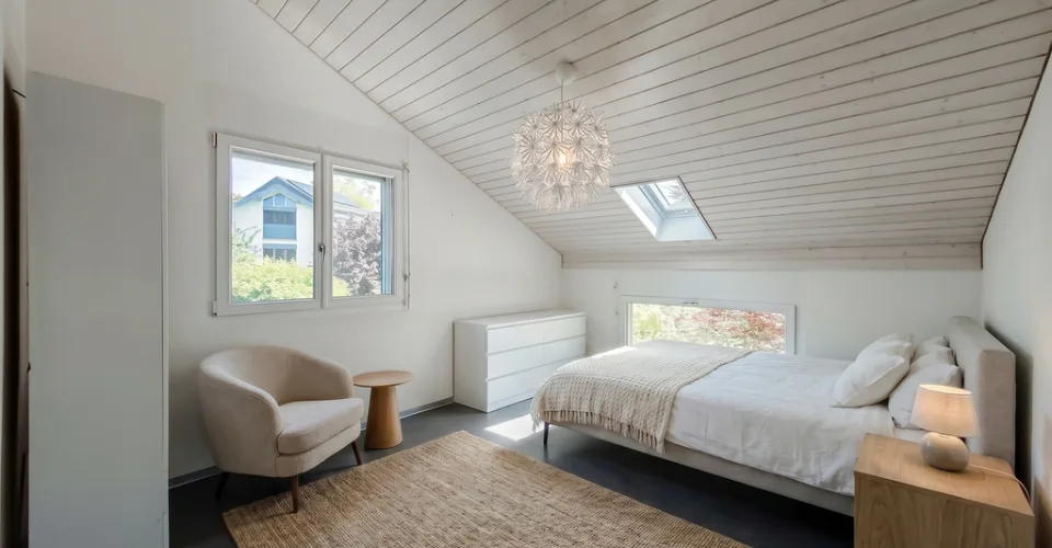 Villa d'architecte atypique et lumineuse dans un écrin de verdure