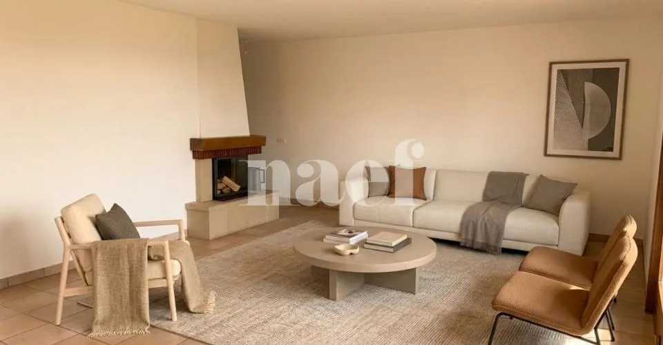 Appartement de 4 pièces au 1er étages avec balcons