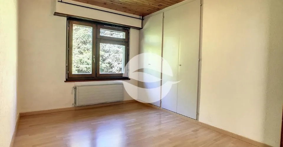 Maison individuelle avec magnifique jardin arboré