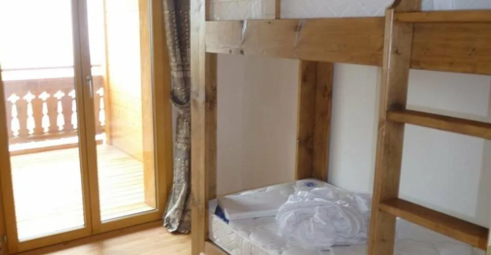 Appartement de 4.5 pièces meublé situé à 250 mètres des télécabines.