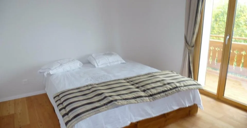 Appartement de 4.5 pièces meublé situé à 250 mètres des télécabines.