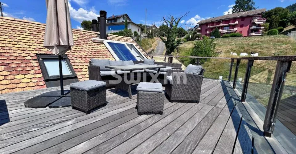 Exclusivité ! Vivez le charme du lac, Superbe triplex dans une bâtisse