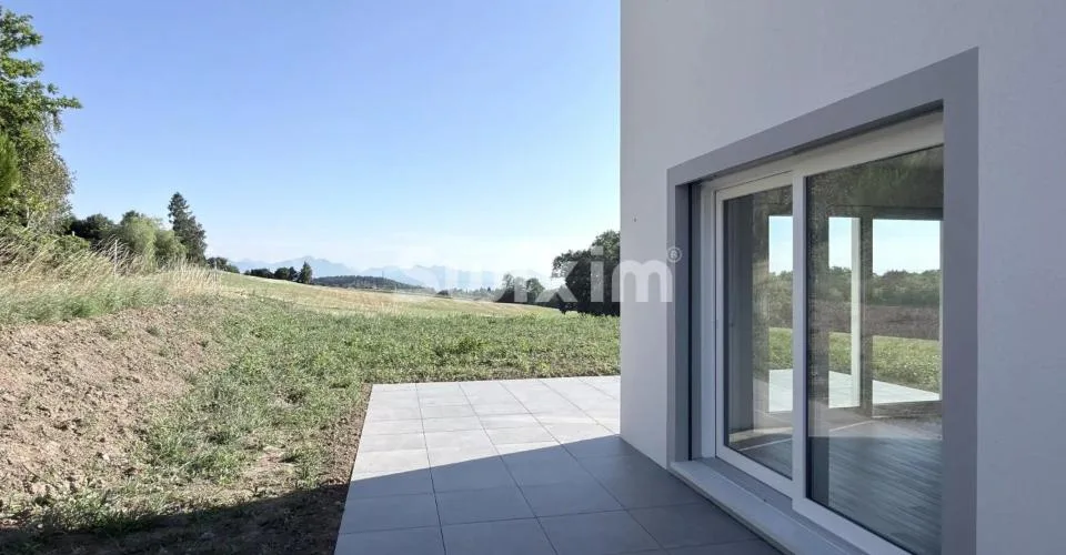 Villa Mitoyenne Neuve à Louer Avec Jardin