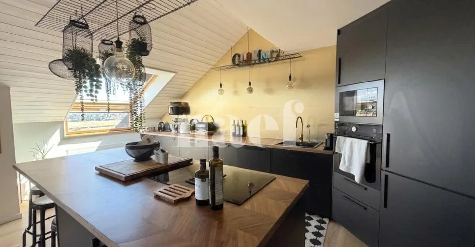 Spacieux duplex de 4.5 pièces d'environ 148 m² à Founex – Vue dégagée sur le lac et les montagnes