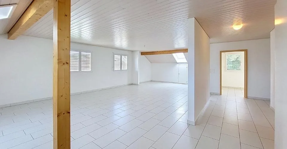 Appartement 3.5 pces de 119 m2 avec balcon à Chabrey - VD