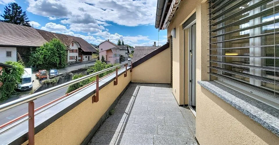 Appartement 3.5 pces de 119 m2 avec balcon à Chabrey - VD
