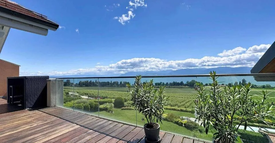 Bien de prestige à Bursinel - Vue imprenable sur le lac et les Alpes
