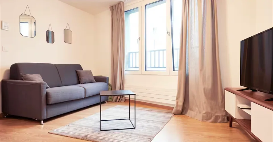 Appartement confortable et central d'une chambre avec terrasse sur le toit, Lausanne !