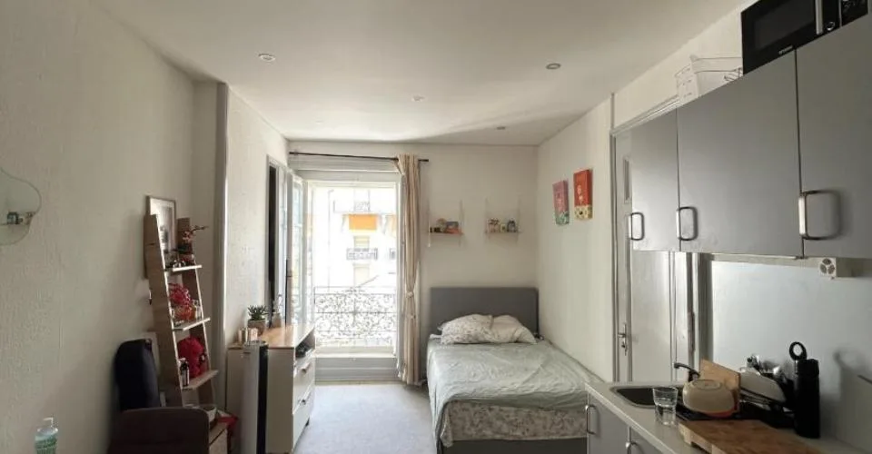 Studio rafraichi au 4ème étage avec une jolie vue sur le lac Léman