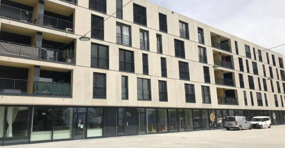 Situé dans le dynamique quartier Oassis à Crissier