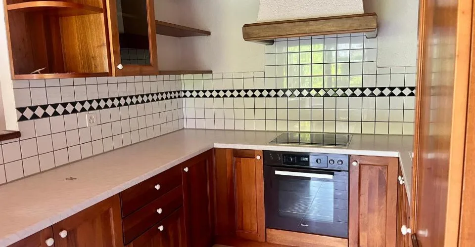 Bel appartement de 4.5 pièces au 1er étage avec un balcon
