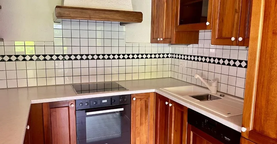 Bel appartement de 4.5 pièces au 1er étage avec un balcon