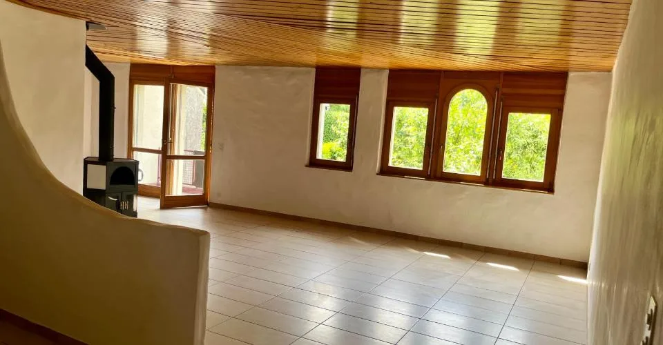 Bel appartement de 4.5 pièces au 1er étage avec un balcon