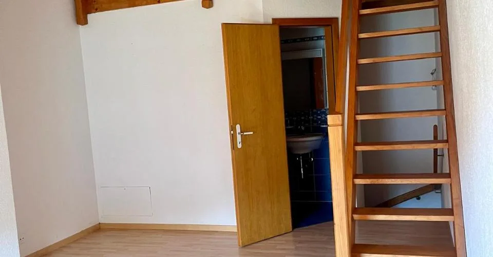 Bel appartement de 4.5 pièces au 1er étage avec un balcon