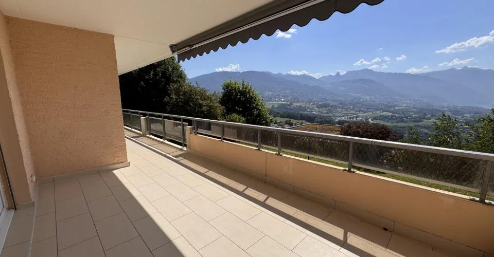 Magnifique appartement de 4,5 pièces avec vue dominante sur le lac