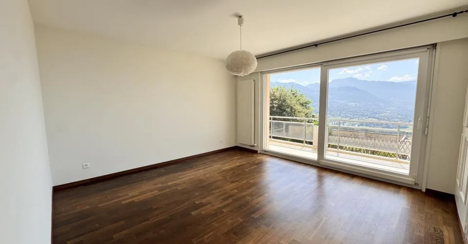 Magnifique appartement de 4,5 pièces avec vue dominante sur le lac