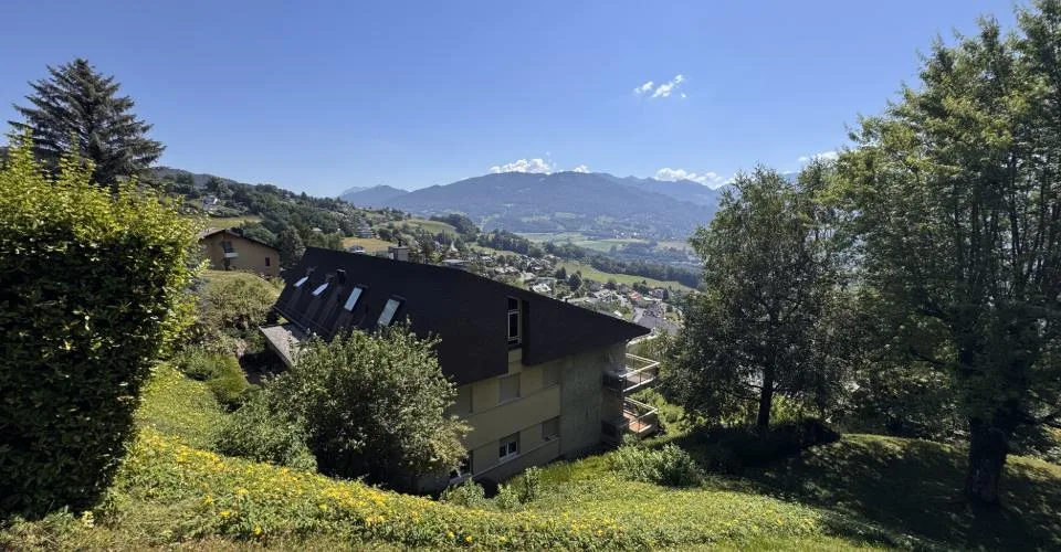 Magnifique appartement de 4,5 pièces avec vue dominante sur le lac