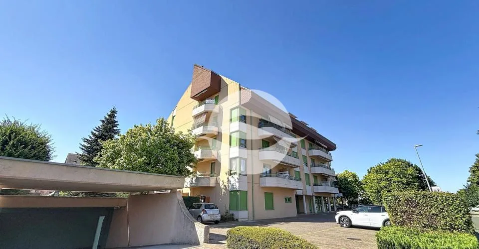Grand 3.5 pièces rénové au dernier étage