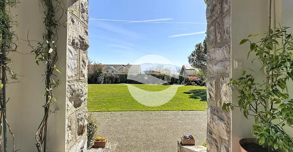 Élégante maison 8 pièces Terre Sainte
