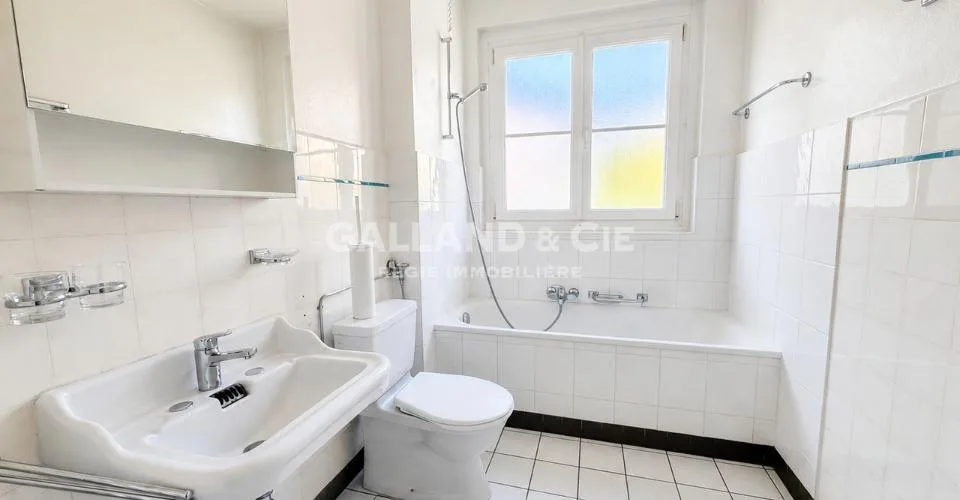 Appartement 1 pièce au 2ème étage